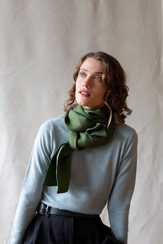 The STABLE Irish Linen Scarf - Moss Green
